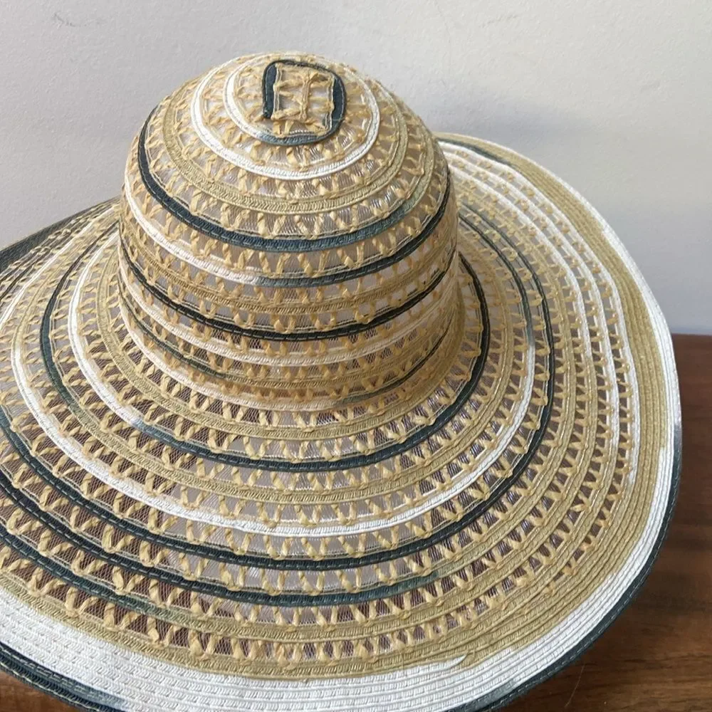 Stylish Wide Brim Striped Hat